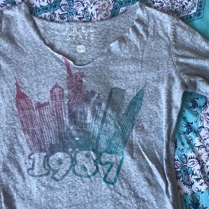 ‼️CLOSET CLOSING‼️1987 T-Shirt